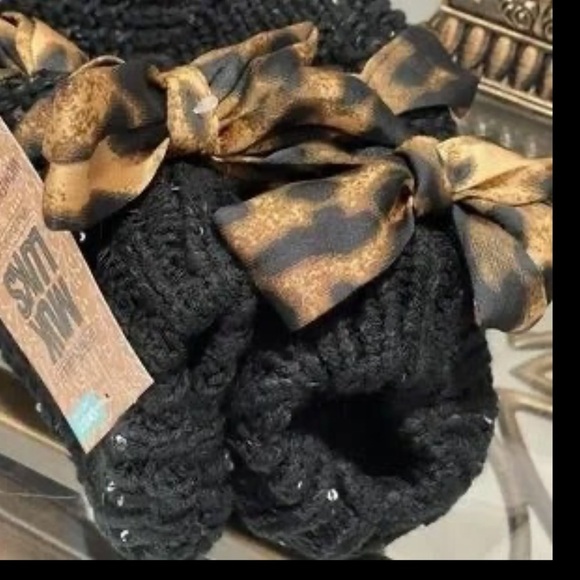 MUK LUKS Cabin Socks - Picture 6 of 10